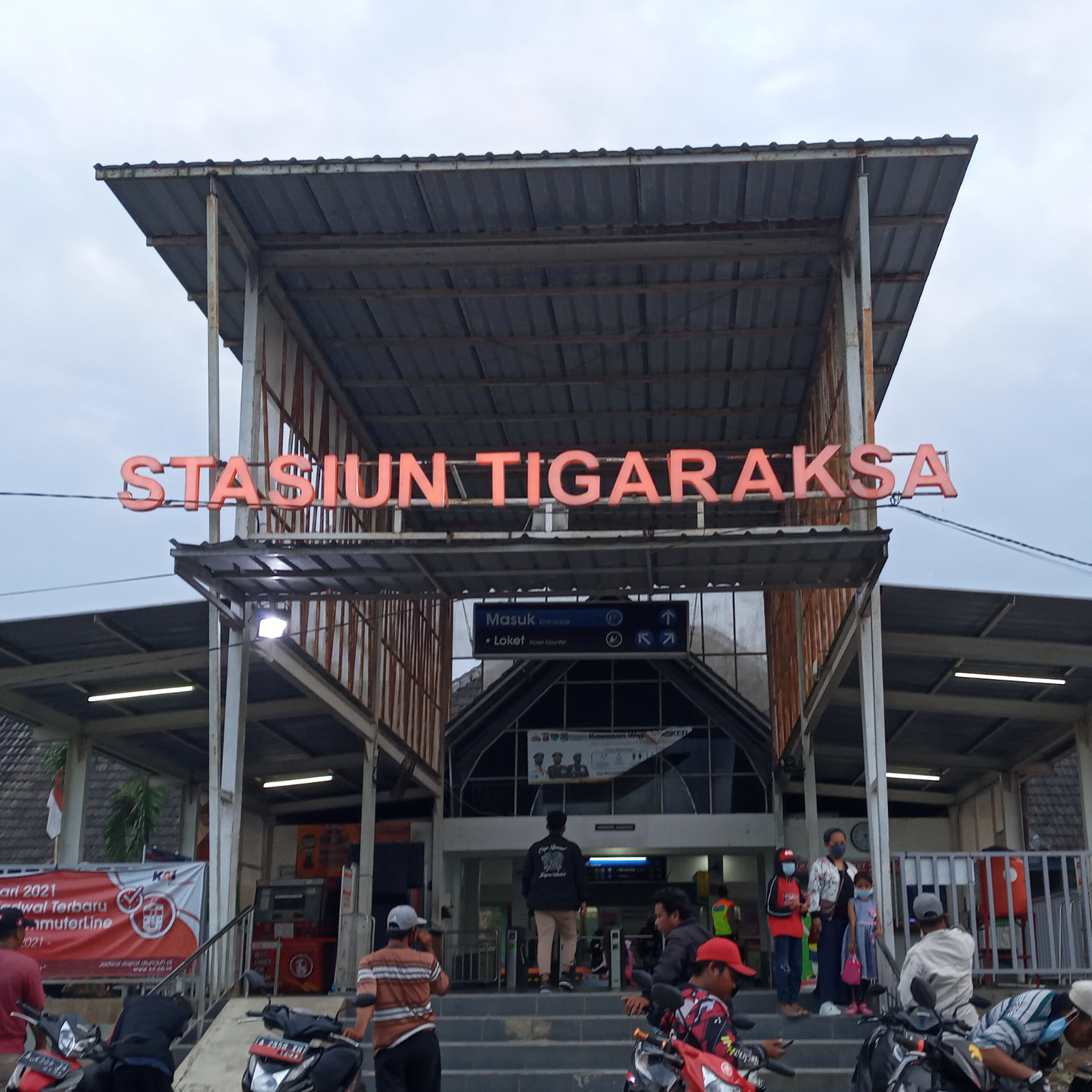 Dekat Dengan Stasiun